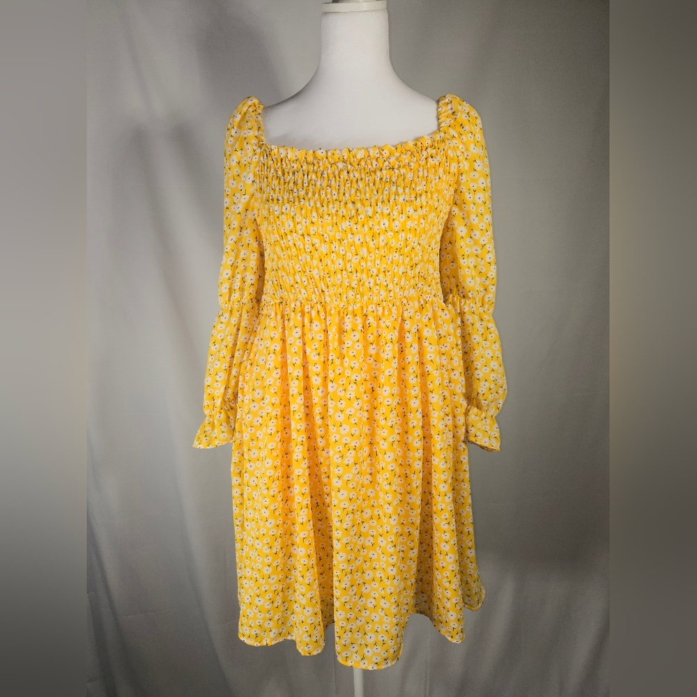 NWT 🌼 Melrose and Market Smocked Floral Mini Dress 🌞